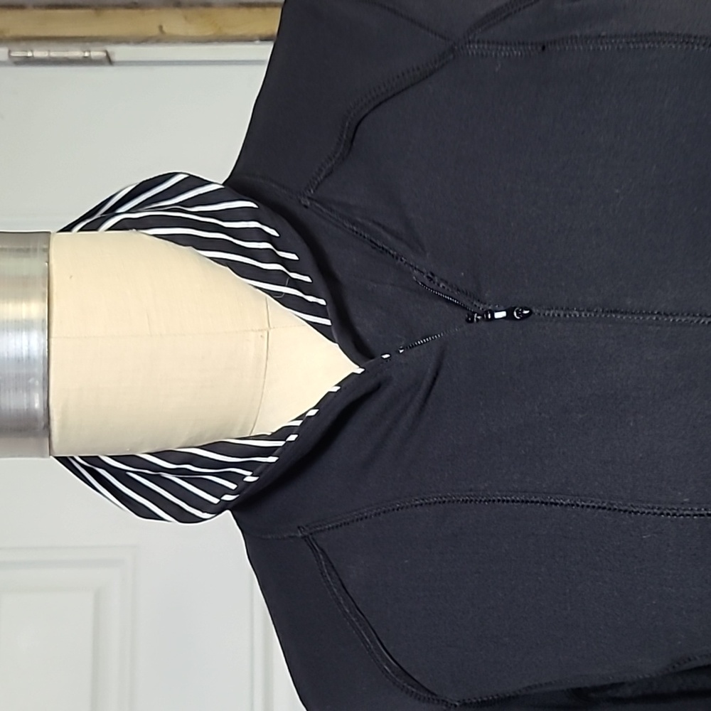 Lululemon jacket - Picture 6 of 7